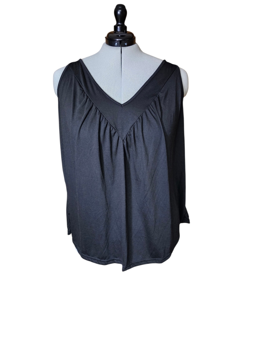 SHEIN Black V-Neck Sleeveless Gathered Tank